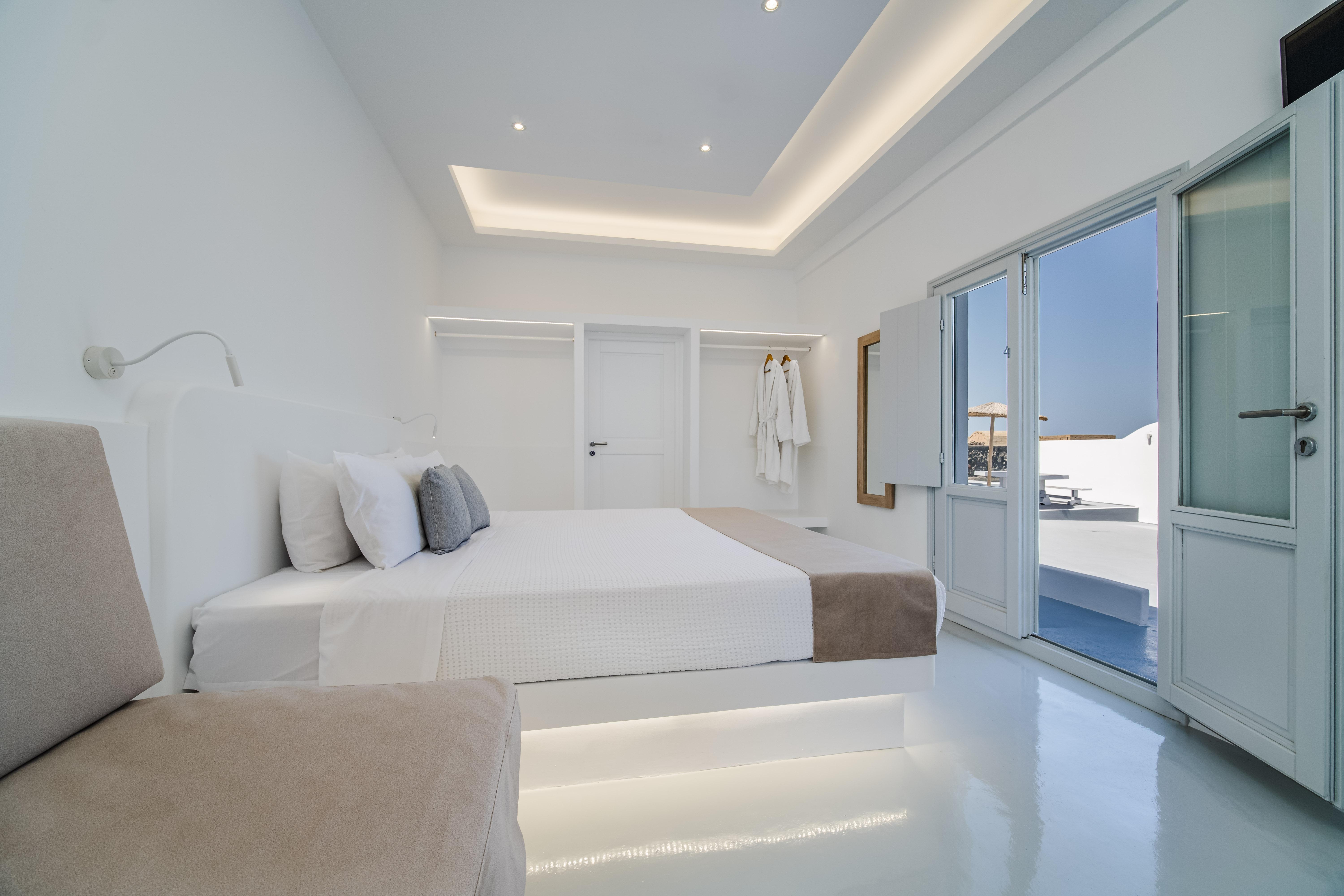 Serenita Luxury Suites Akrotiri  Exterior photo