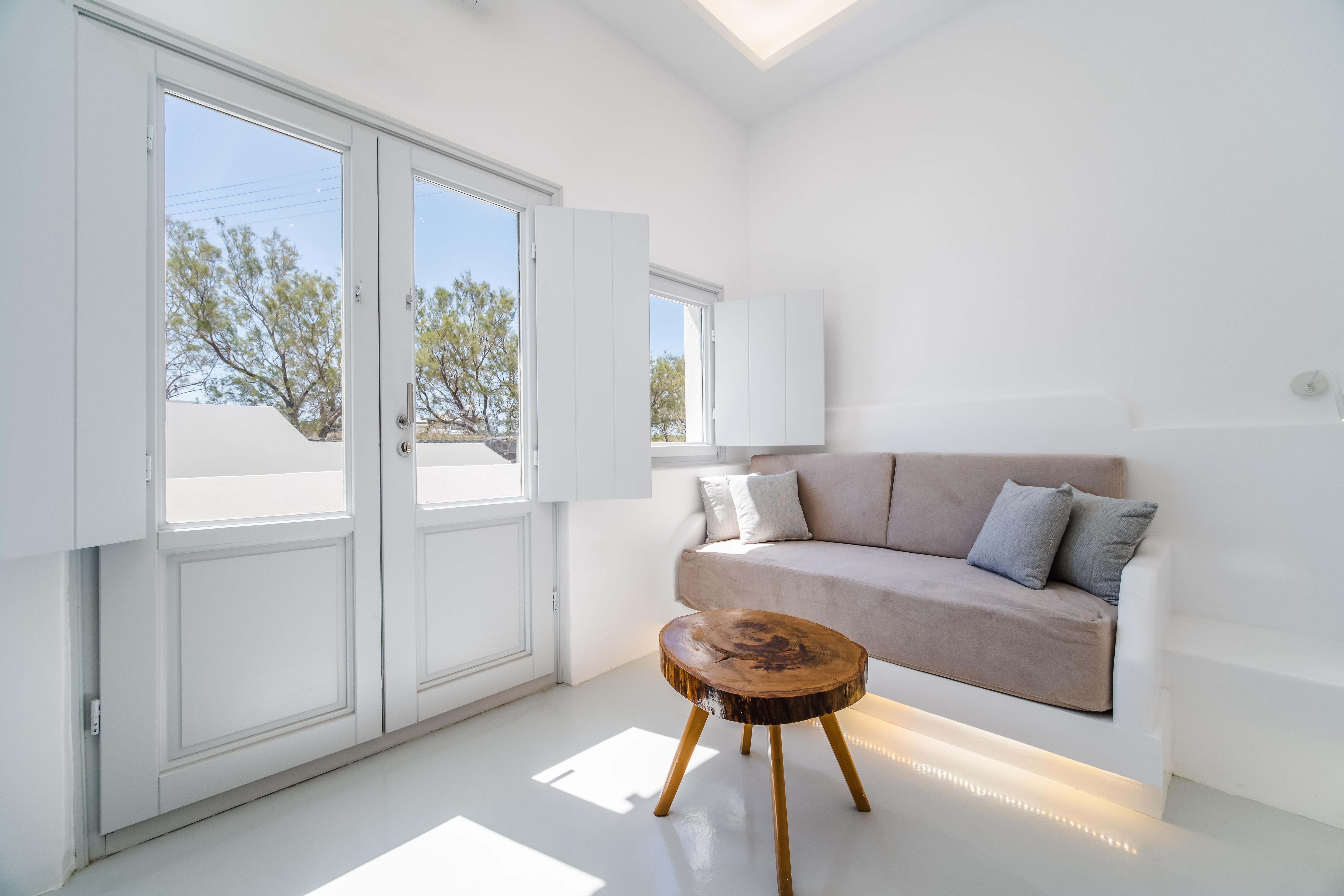 Serenita Luxury Suites Akrotiri  Exterior photo