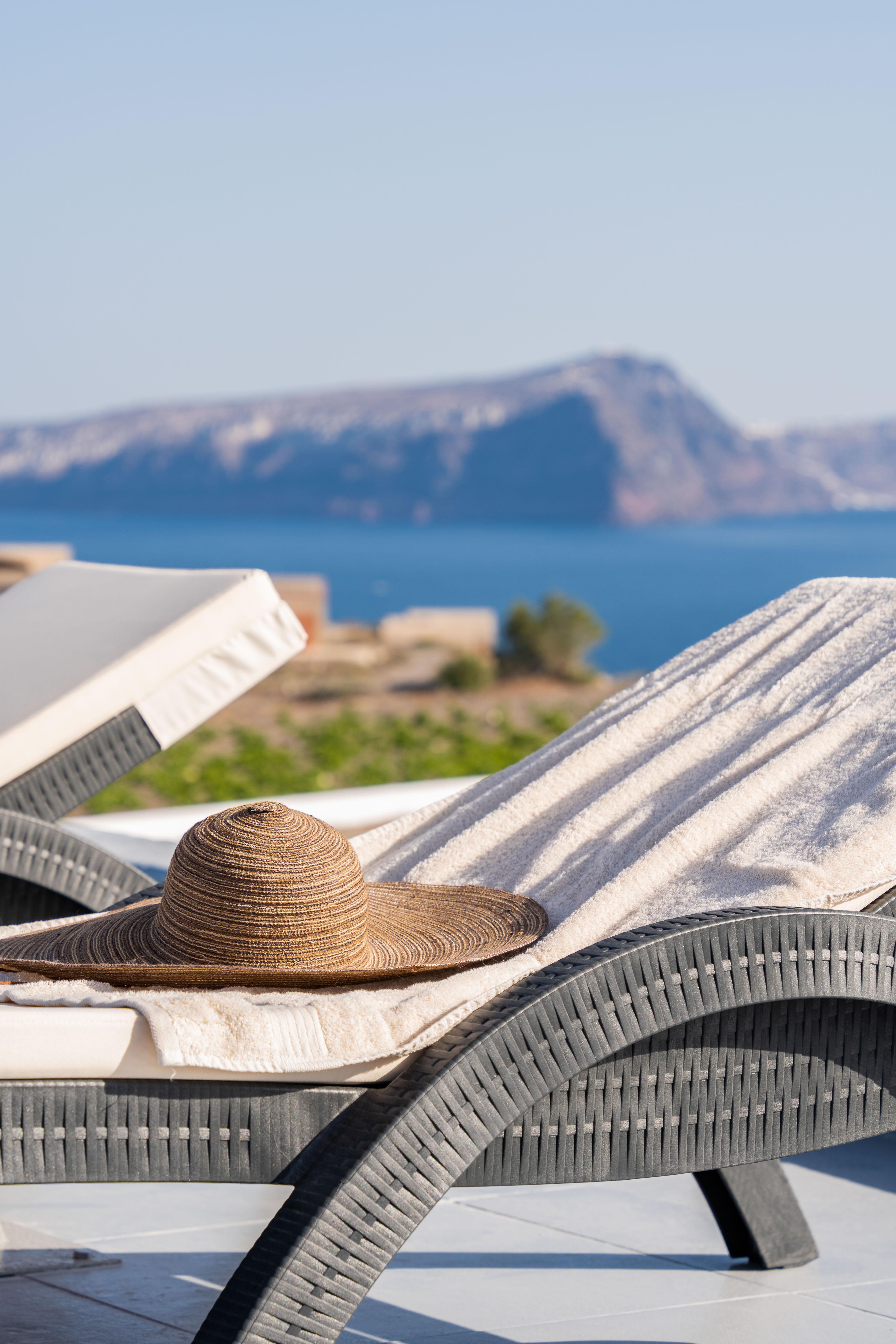 Serenita Luxury Suites Akrotiri  Exterior photo