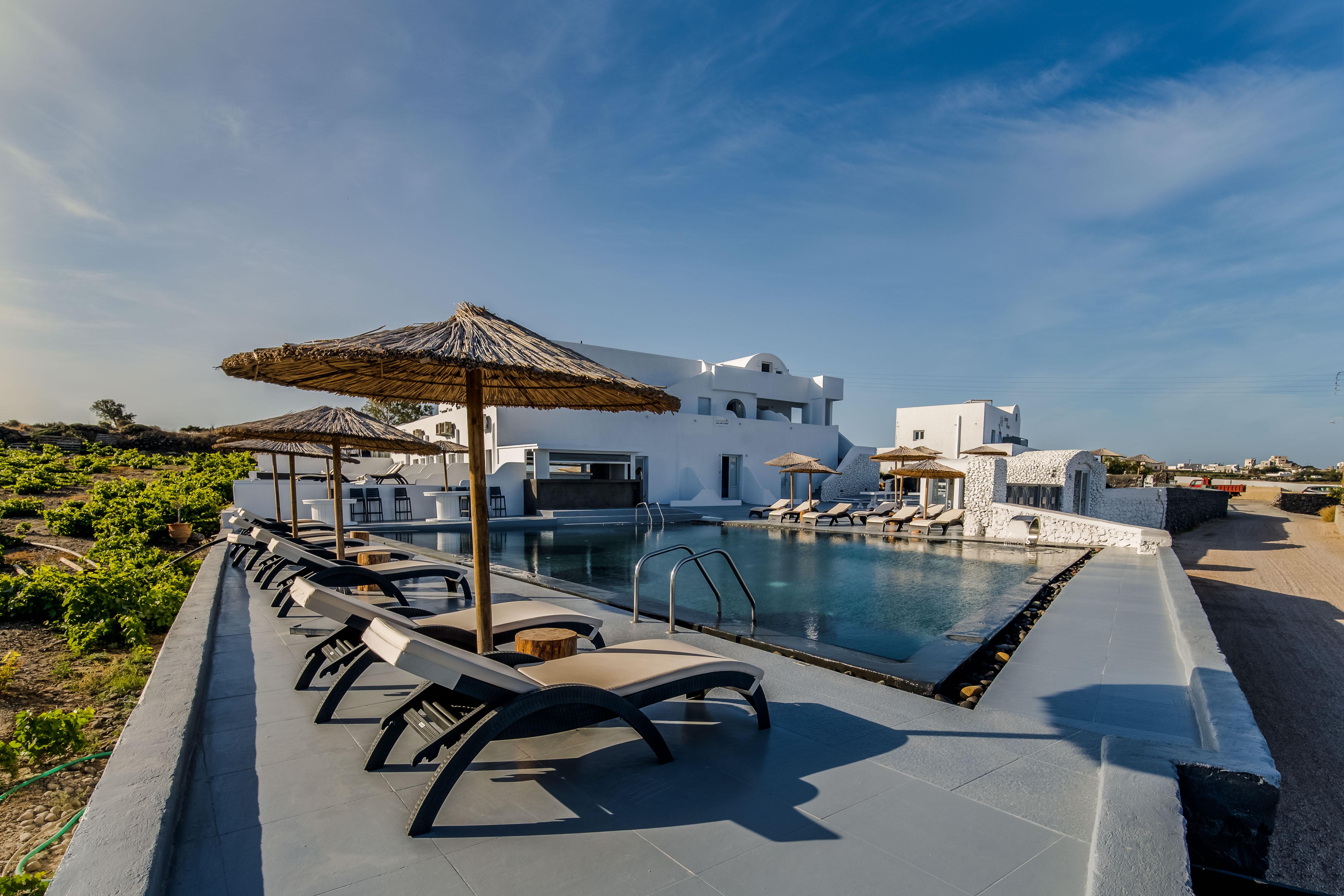 Serenita Luxury Suites Akrotiri  Exterior photo